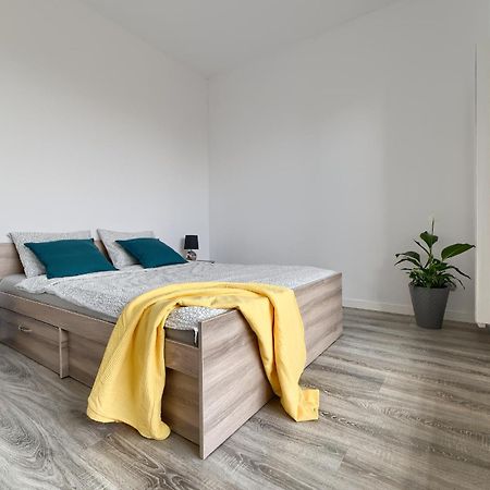 Gris Apartment Познань Экстерьер фото